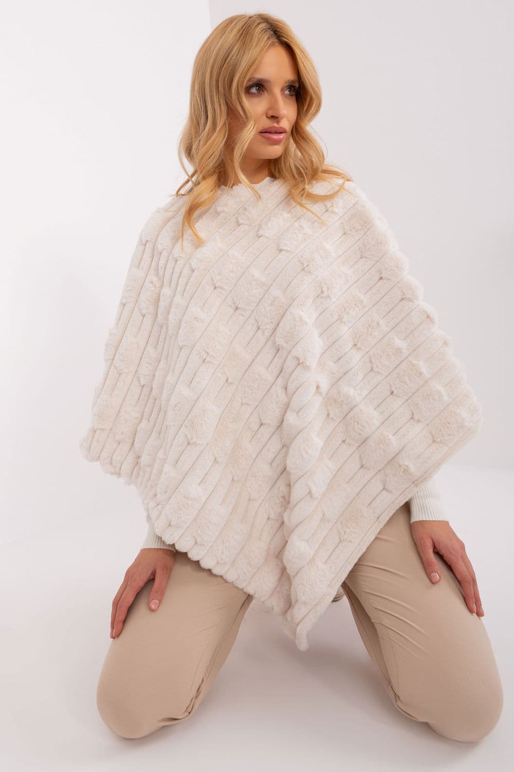 Poncho model 190860 AT - Miniatura 2