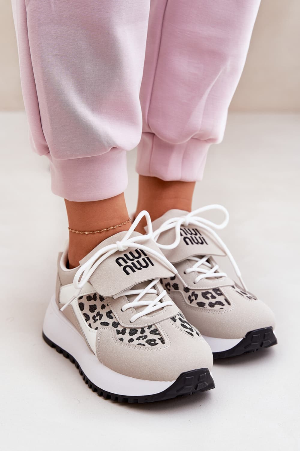 Scarpe sportive con piattaforma model 211007 Step in style