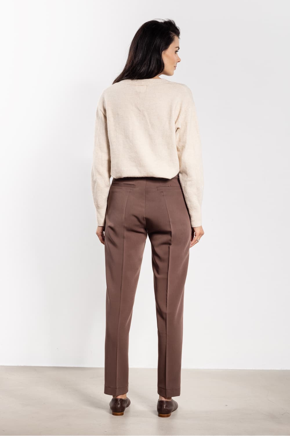 Pantaloni da donna model 218977 awama - Miniatura 3