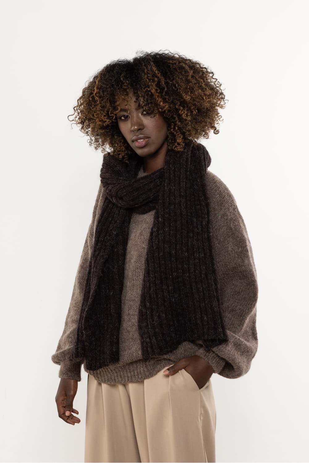 Scialle model 220842 awama