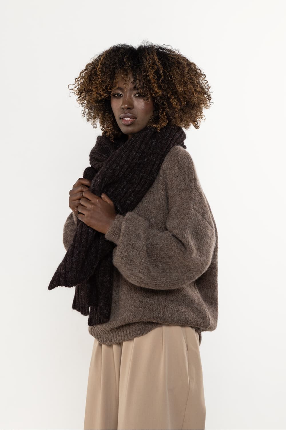Scialle model 220842 awama - Miniatura 2
