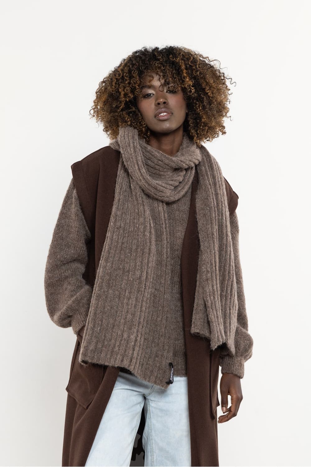 Scialle model 220843 awama