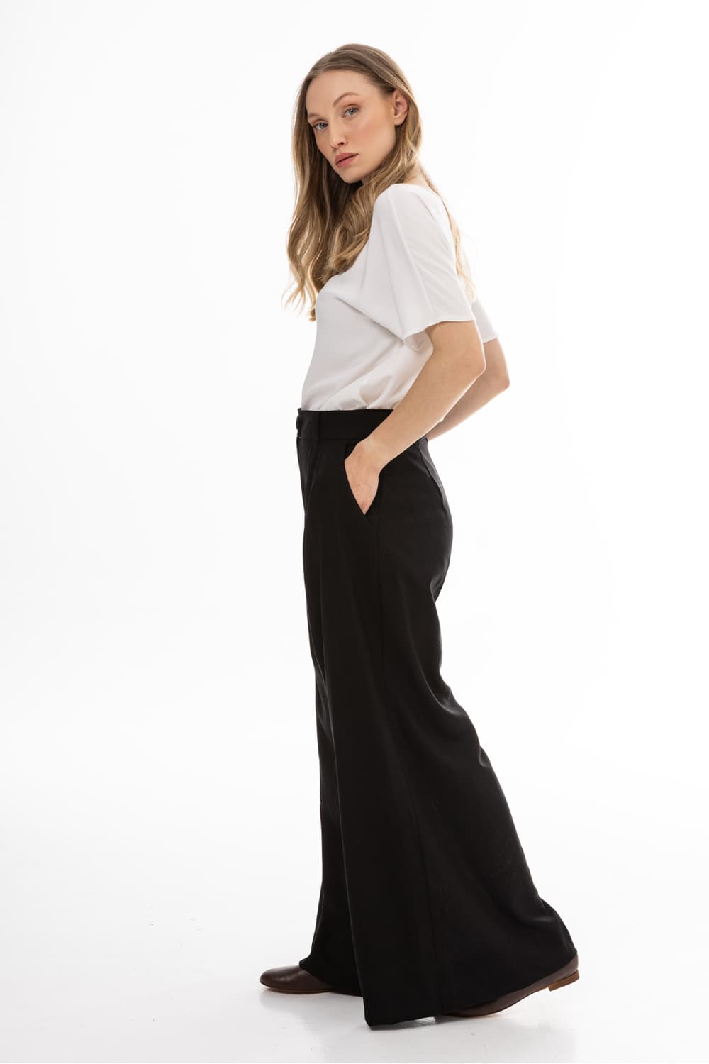 Pantaloni da donna model 225300 awama - Miniatura 2