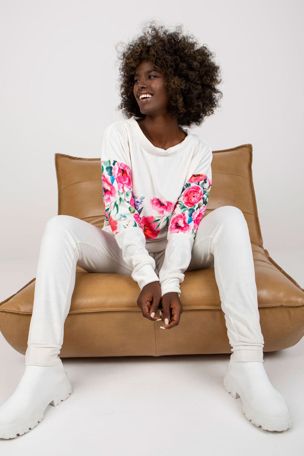 completo model 169456 Rue Paris