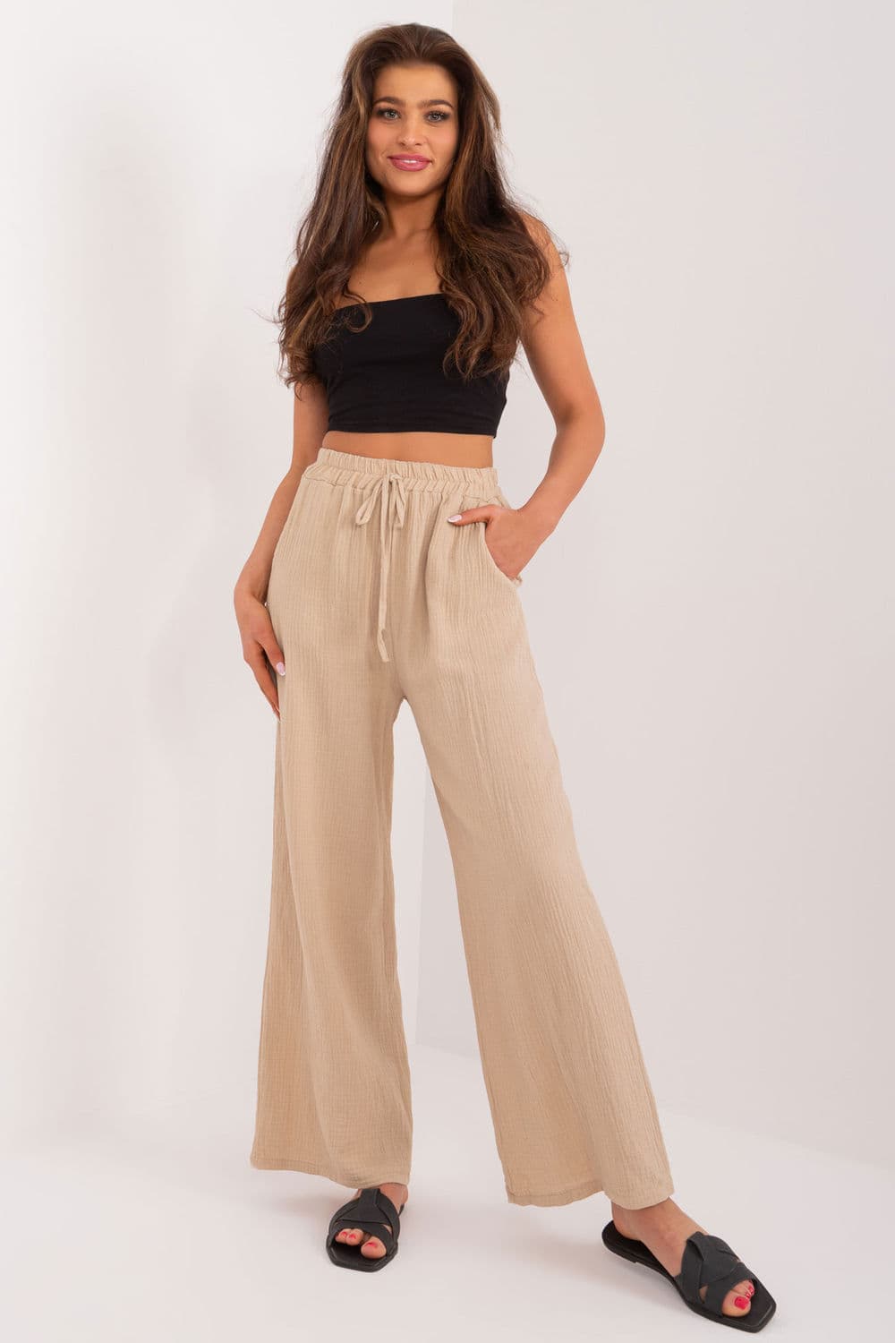 Pantaloni da donna model 194854 Italy Moda