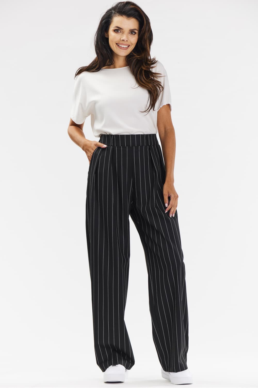 Pantaloni da donna model 200565 awama
