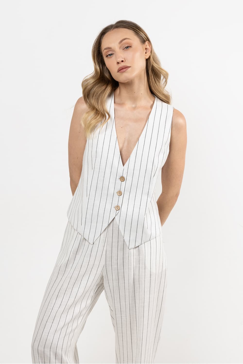 Gilet model 212180 awama
