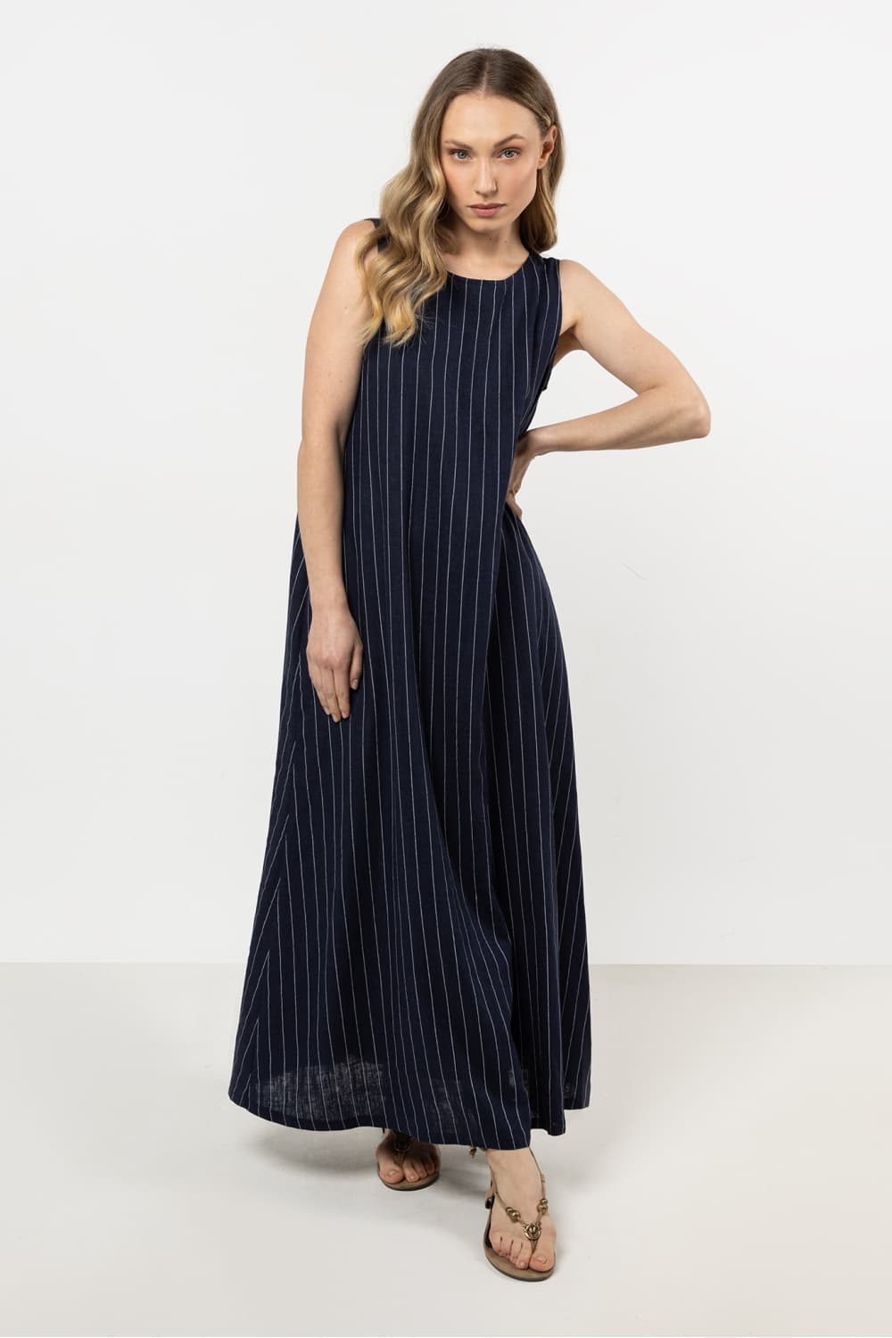 Vestito da giorno model 212181 awama