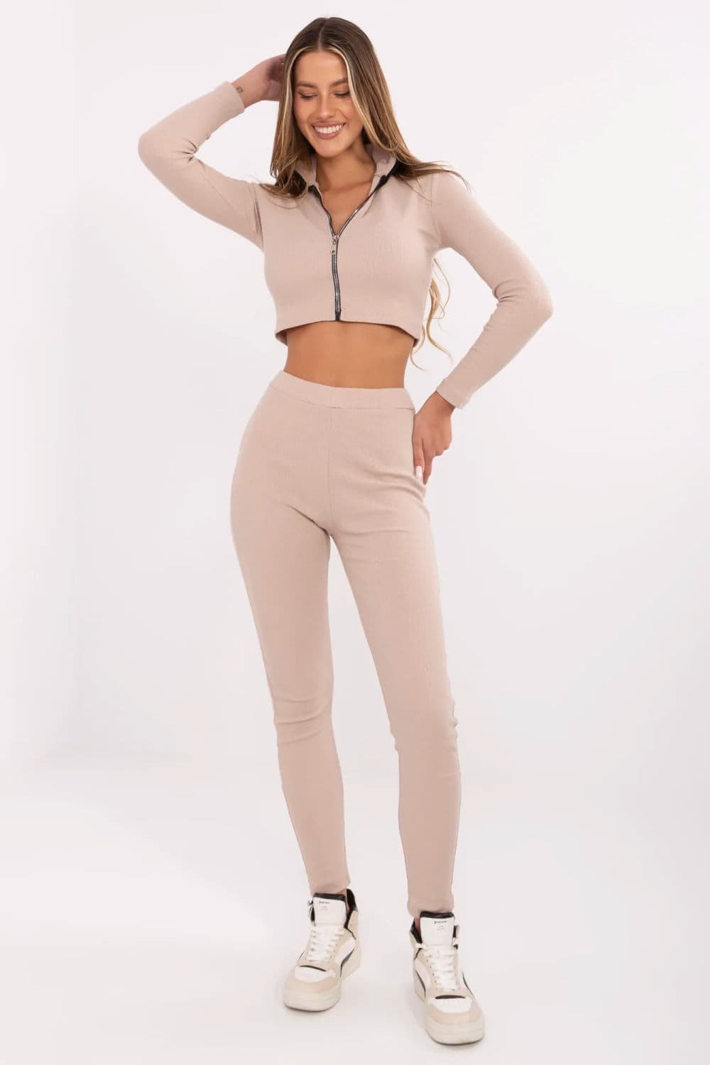completo model 215921 Rue Paris