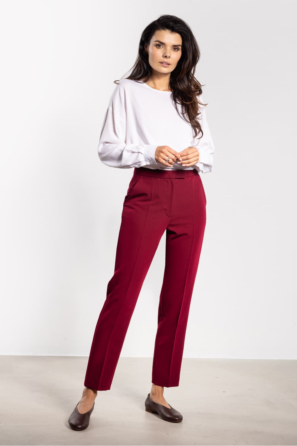 Pantaloni da donna model 218976 awama