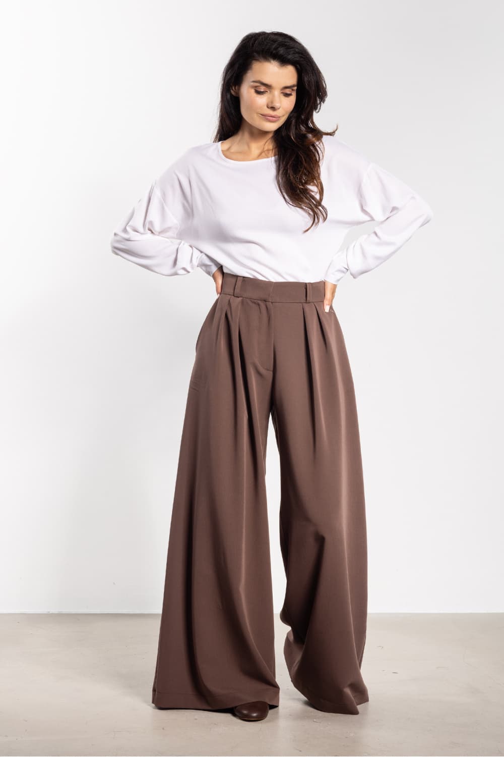 Pantaloni da donna model 218988 awama