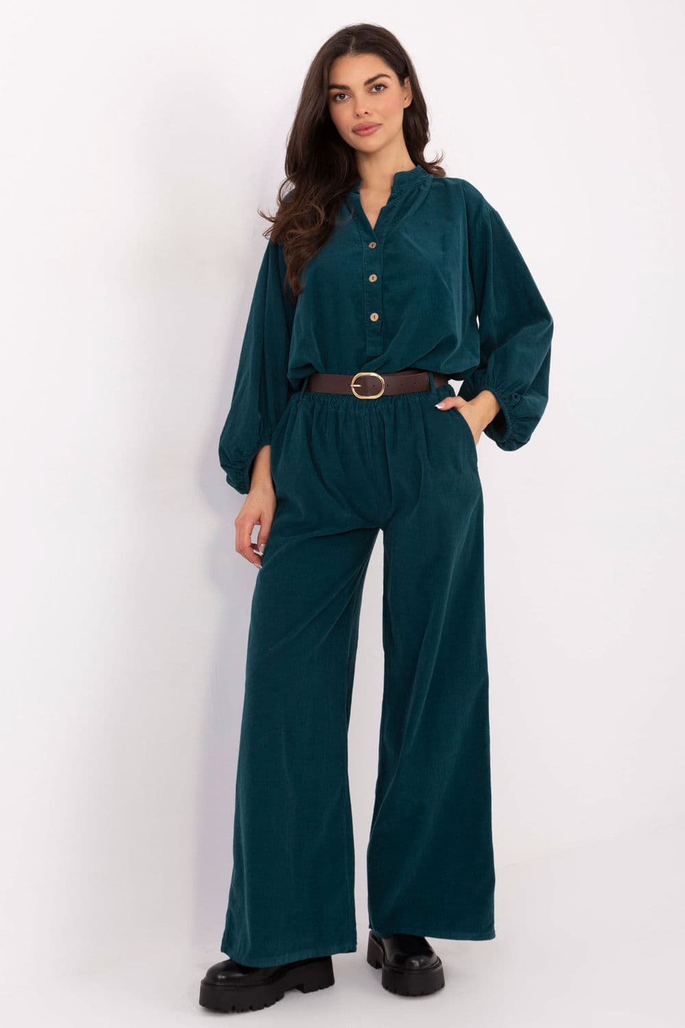Pantaloni in velluto model 220284 Italy Moda
