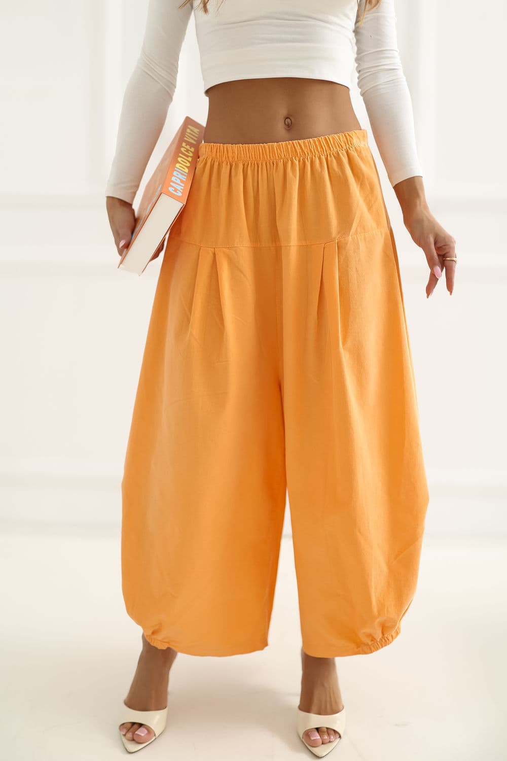 Pantaloni in velluto model 226454 Italy Moda