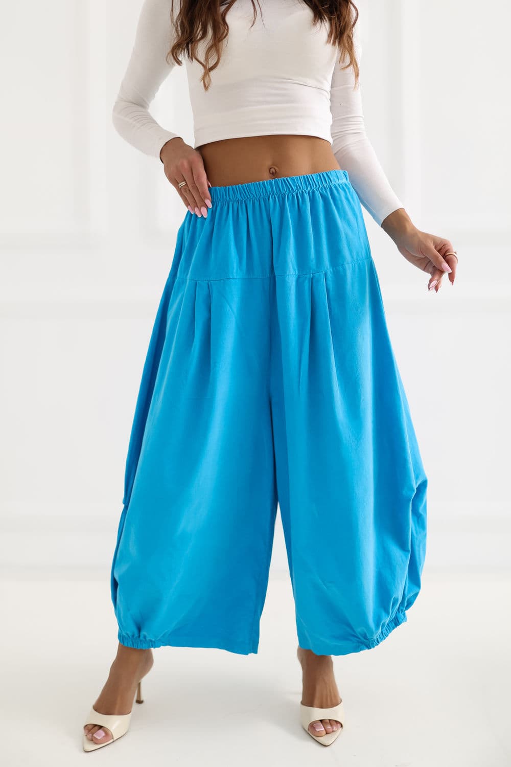 Pantaloni in velluto model 226455 Italy Moda