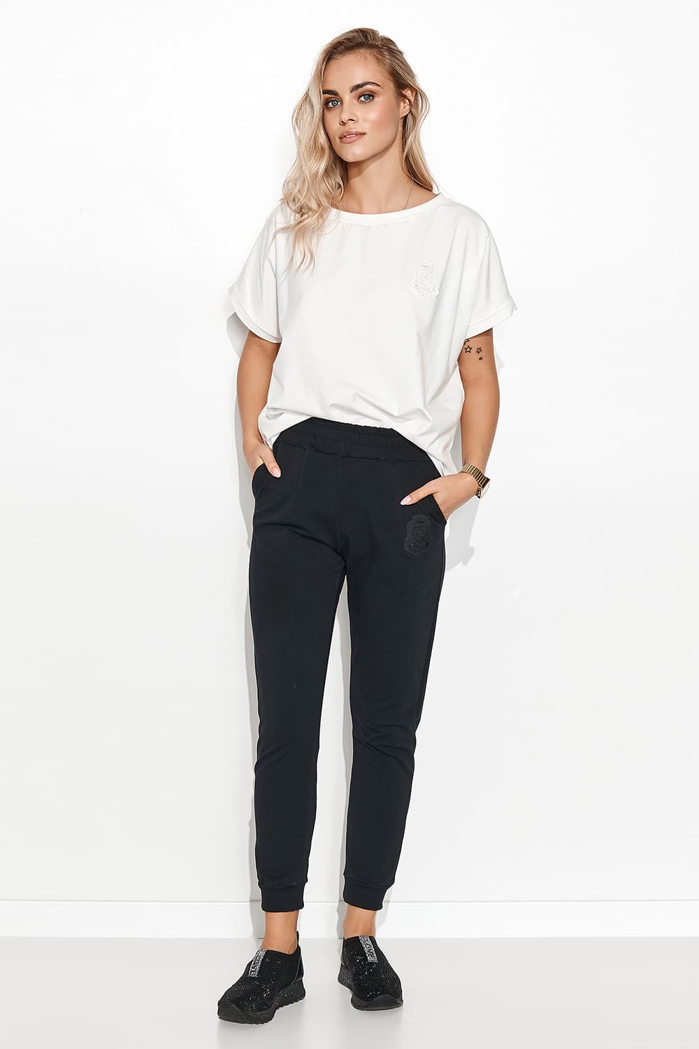 Pantaloni model 162923 Makadamia