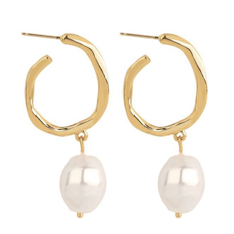 1030402303 Big C Stud Earrings Jewelry