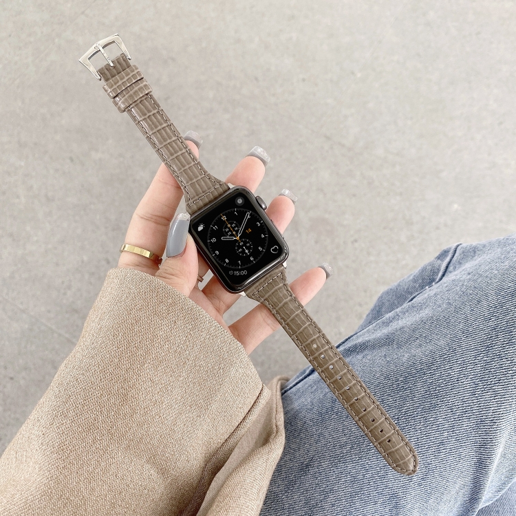Crocodile Texture Leather Watch Band For Apple Watch Series 9&8&7 41mm / SE 3&SE 2&6&SE&5&4 40mm / 3&2&1 38mm(Caramel Brown)